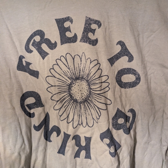 Free To Be Kind, Girl Dangerous Tee Medium - Picture 2 of 5
